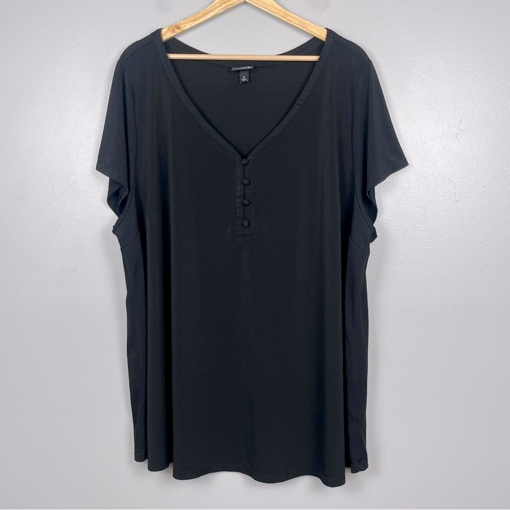 Torrid black v-neck short sleeve 1/4 button blouse top, size 4X.